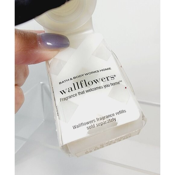 Bath & Body Works Holiday Present Elf WALLFLOWER Plug In NEW - Picture 9 of 9